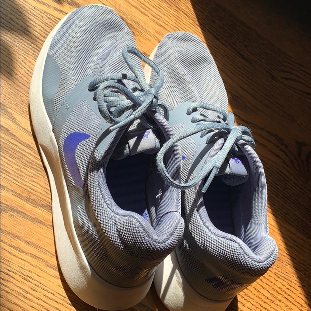 Nike tennis shoes